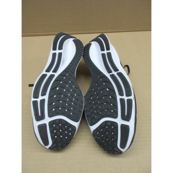 Nike Men\'s Low-Top Sneakers in Black and White, Size 11.5